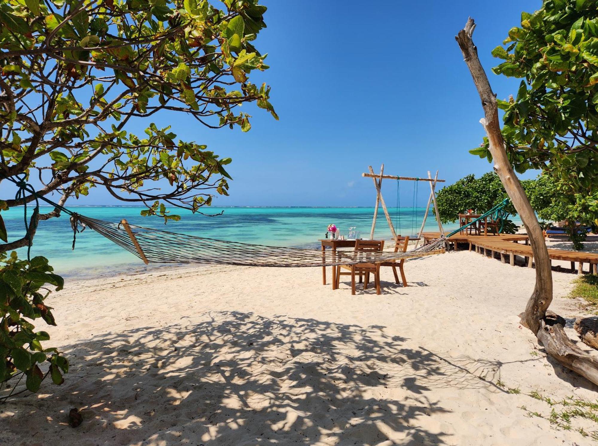 Almas Beach Boutique Hotel Makunduchi Exterior photo